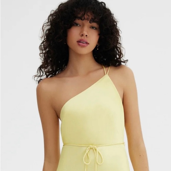 Significant other size 8 one shoulder. Silk, butter yellow, tie - Picture 2 of 5